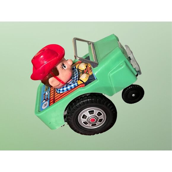 Vintage TM Modern Toys Japan Wind Up Green Jeep Car WORKS - Picture 6 of 6